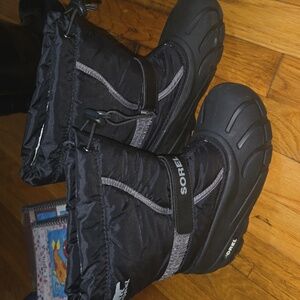 Sorrel girls snow boots size 3